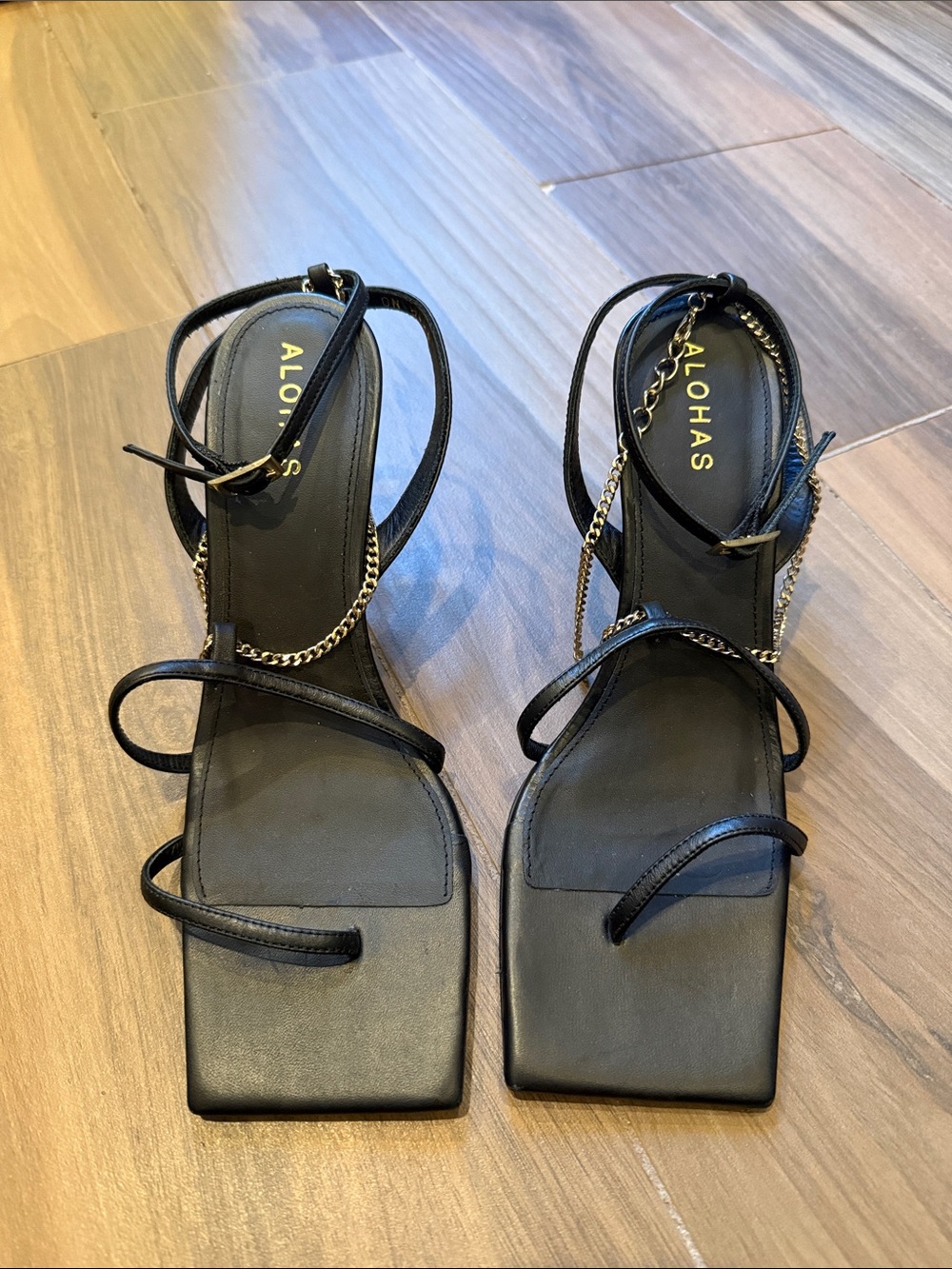 Alohas Strap Chain Leather Sandal Heels
